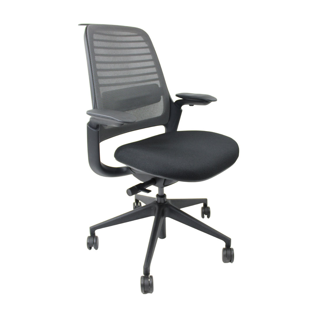 Steelcase Silla de oficina ergonómica Serie 1 con respaldo de malla en tela negra - Reacondicionada