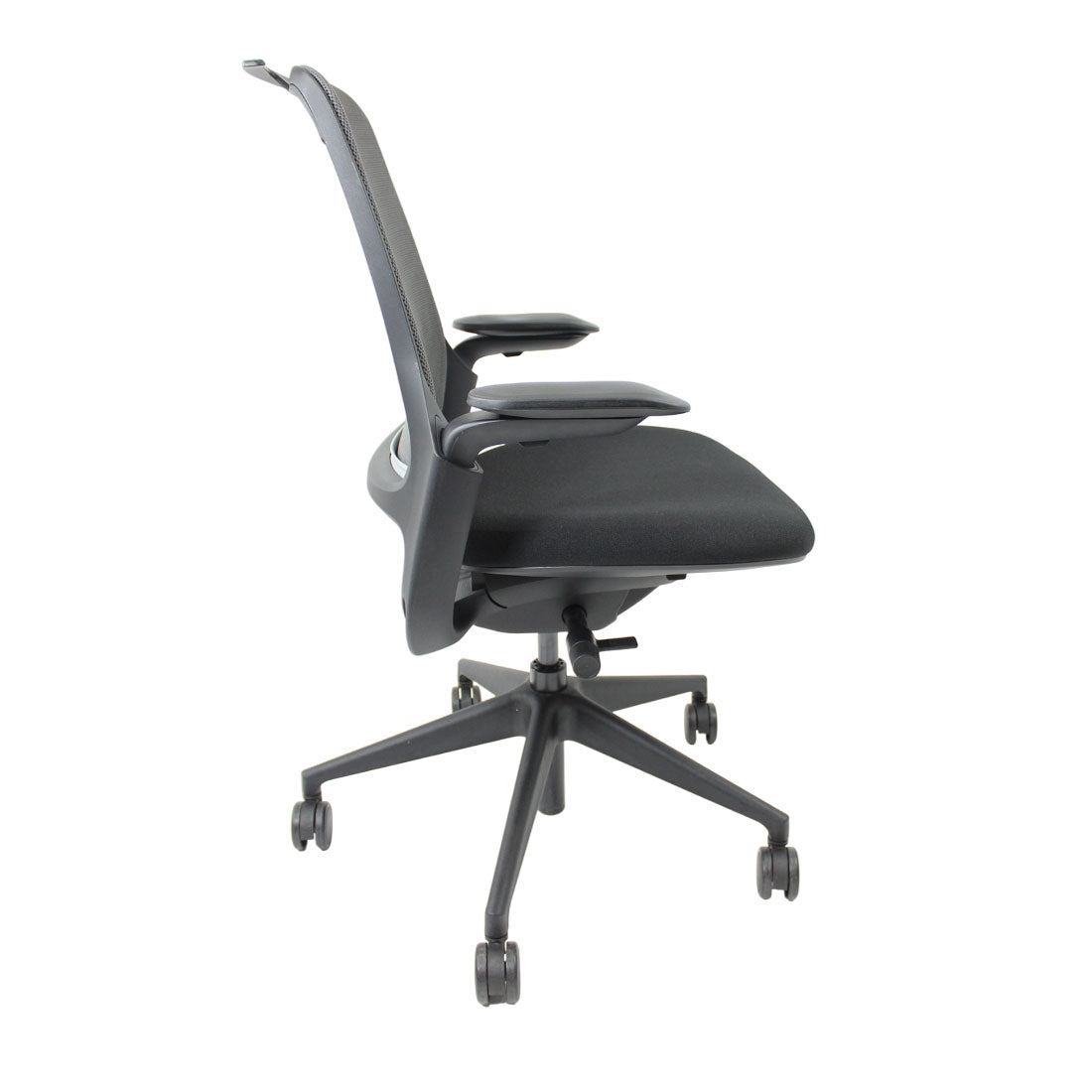 Steelcase Silla de oficina ergonómica Serie 1 con respaldo de malla en tela negra - Reacondicionada