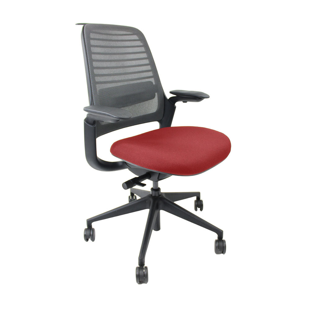 Steelcase Silla de oficina ergonómica Serie 1 con respaldo de malla en tela roja - Reacondicionada