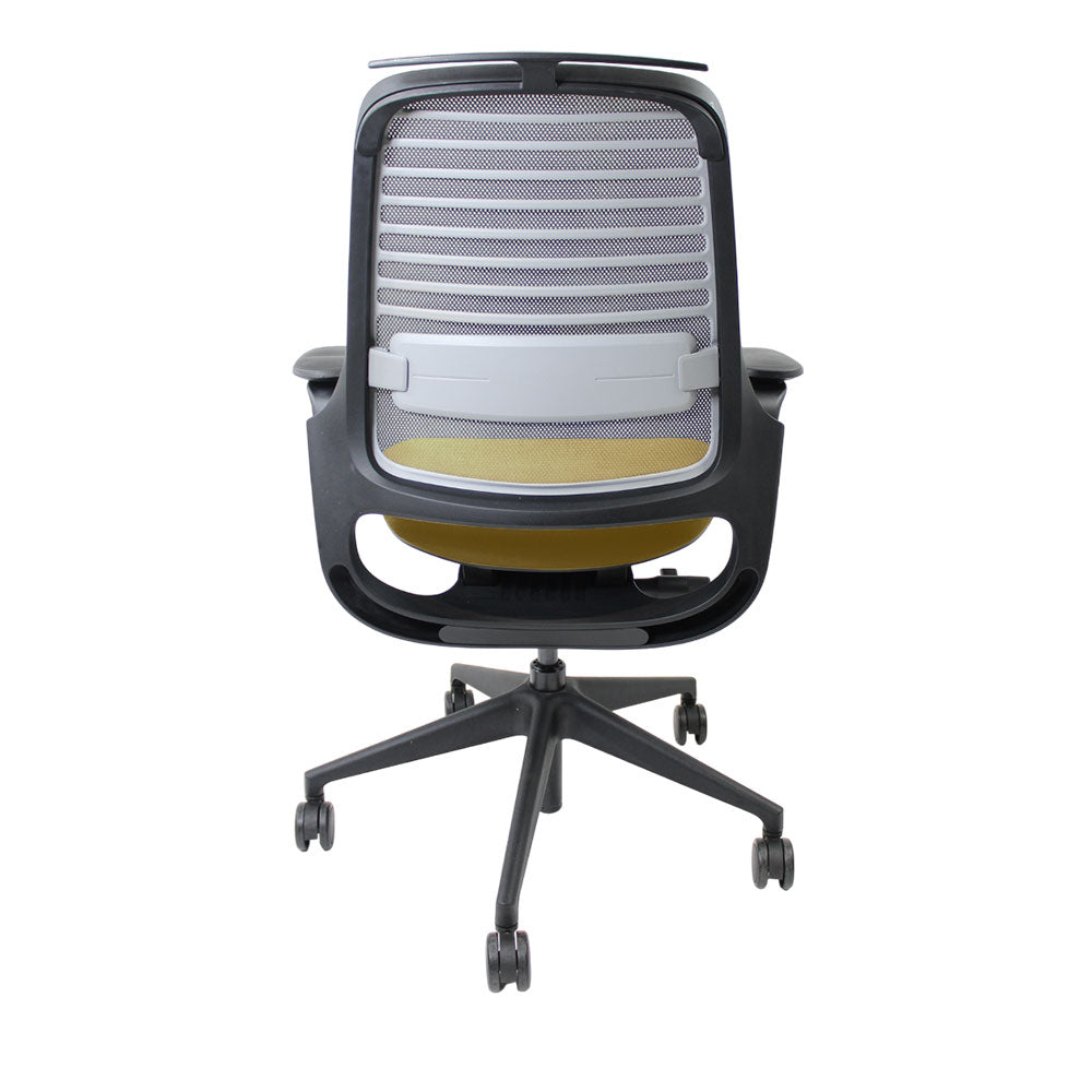 Steelcase Silla de oficina ergonómica Serie 1 con respaldo de malla en tela amarilla - Reacondicionada